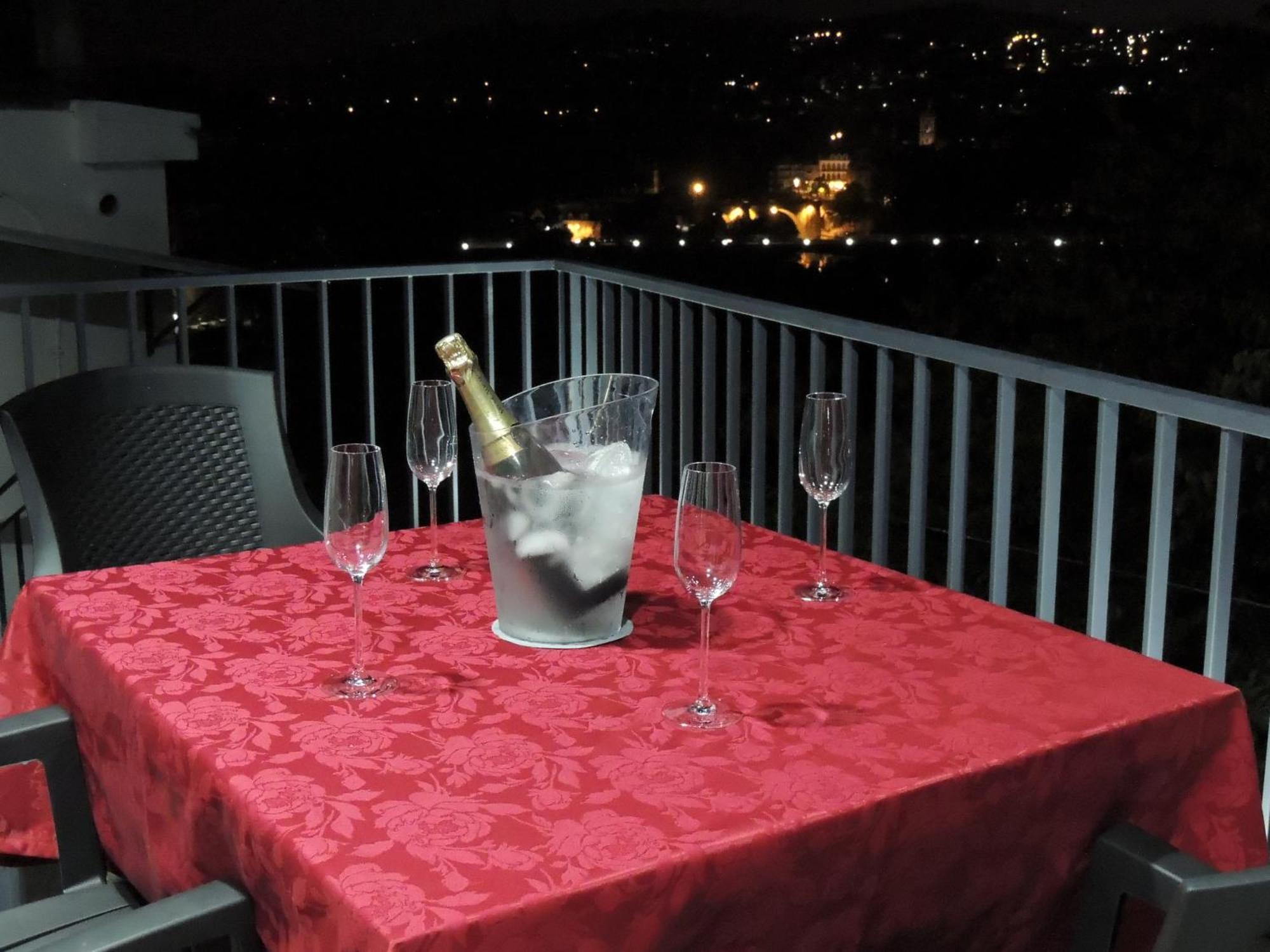 Apartamento Amarante - Vista Sao Goncalo Habitación foto
