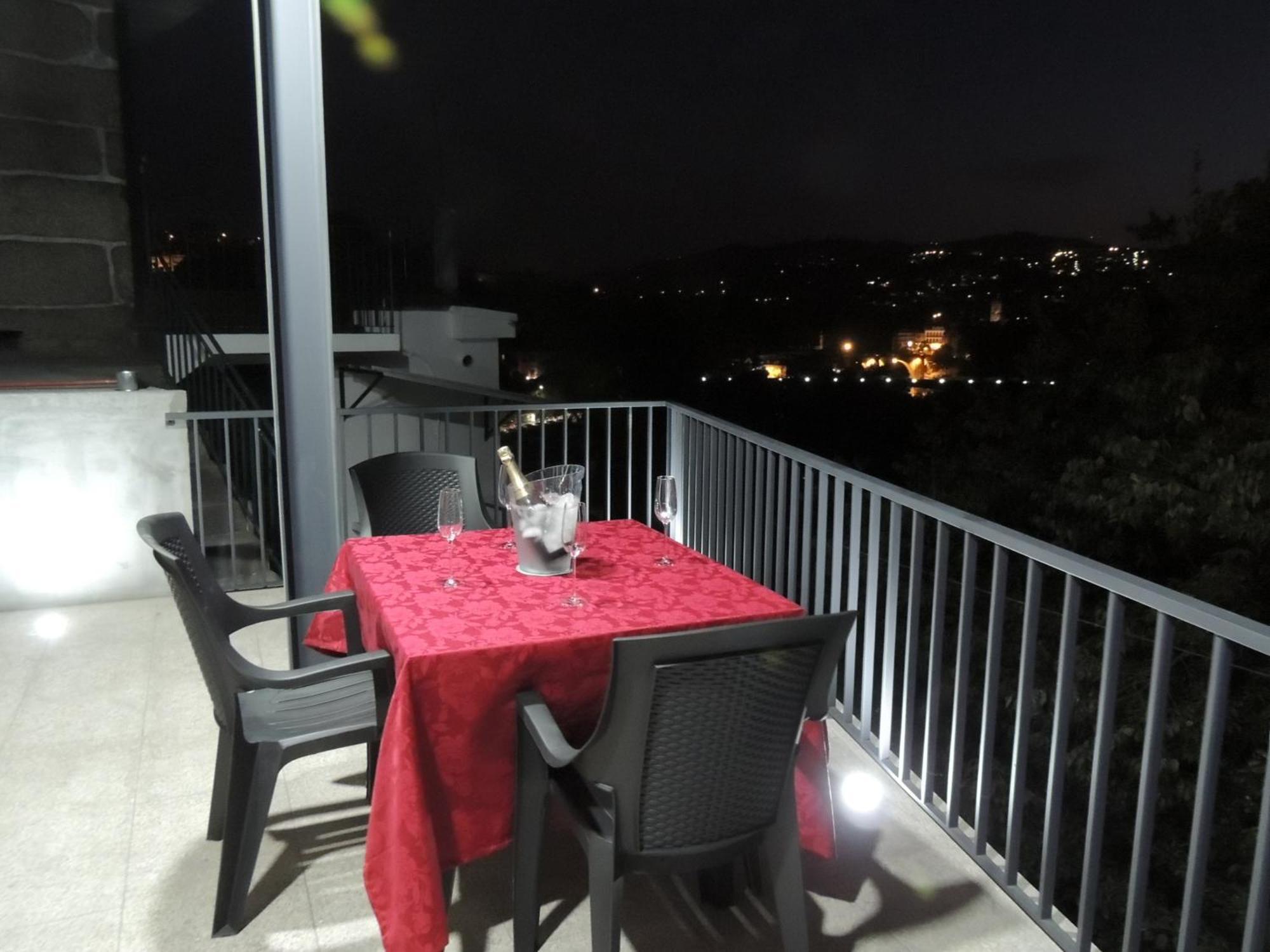 Apartamento Amarante - Vista Sao Goncalo Habitación foto
